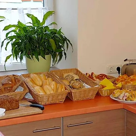 Post - Regionales Grosses Fruehstuecksbuffet - Auch Gf & Lf شايديغ