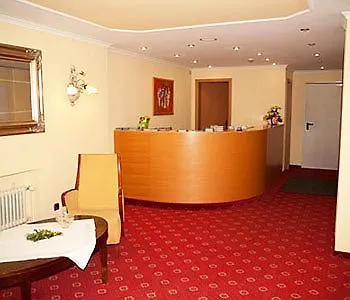 호텔 Post - Regionales Grosses Fruehstuecksbuffet - Auch Gf & Lf 3*